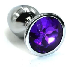 Серебристая алюминиевая анальная пробка с тёмно-фиолетовым кристаллом - 7 см.